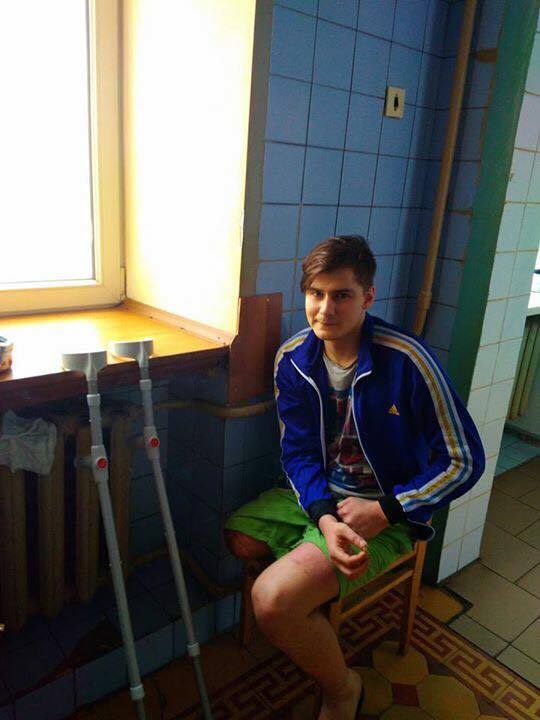 До київського госпіталю прибув борт із важкопораненими бійцями: потрібна допомога