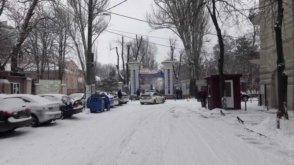 Ворвались люди с арматурой: в Одессе произошел конфликт вокруг санатория