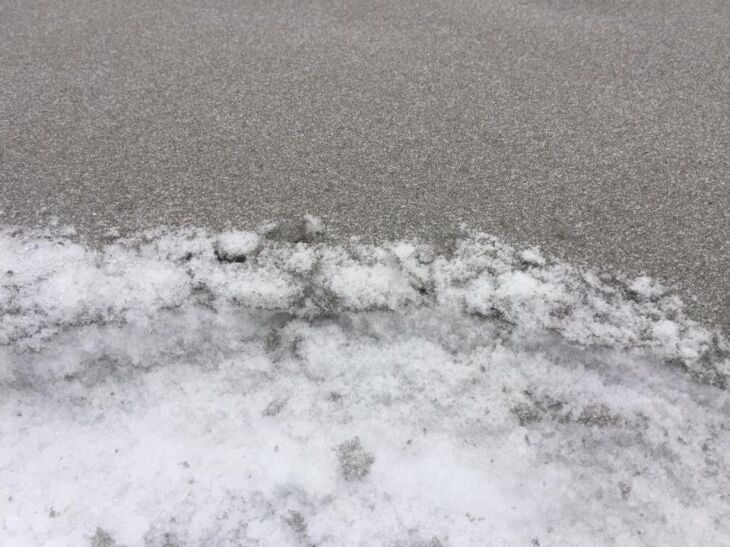 На Прикарпатті випав сірий сніг: опубліковано відео