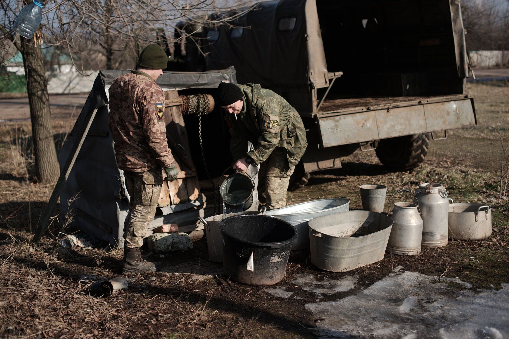 "Как свиньи в загоне": украинцы рассказали об ужасах жизни в серой зоне