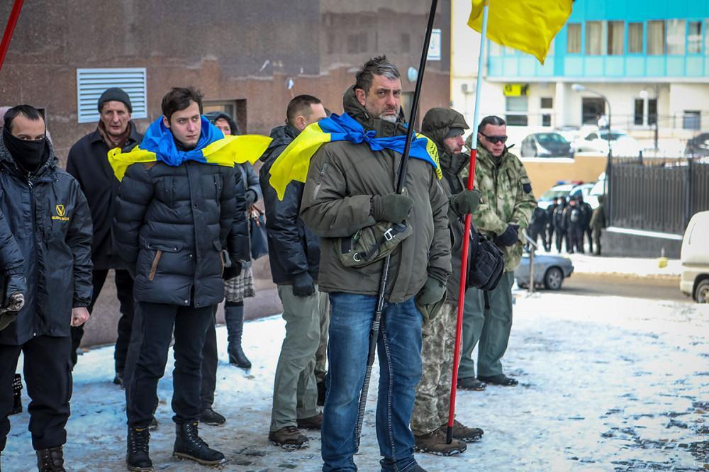 Залили "кровью": консульство РФ в Одессе забросали файерами