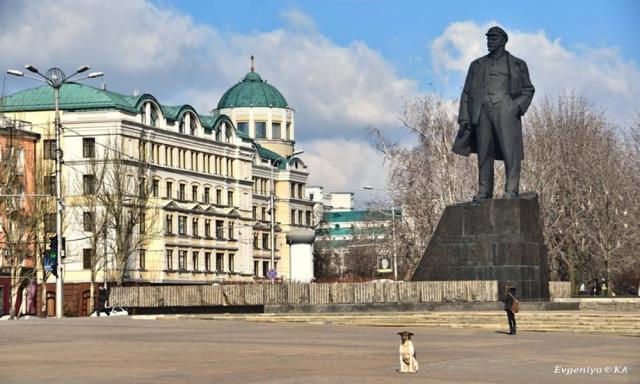 Ленин на месте: появились свежие фото из Донецка