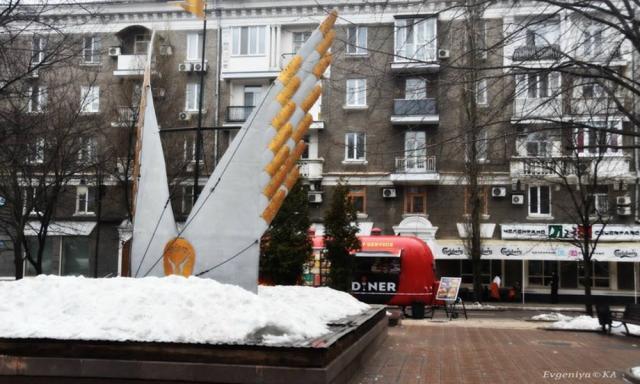 Ленин на месте: появились свежие фото из Донецка
