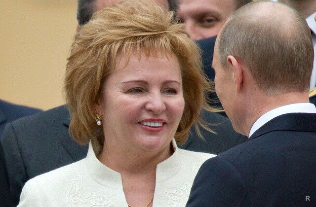 Активисты заглянули в дом экс-жены Путина: что о ней известно