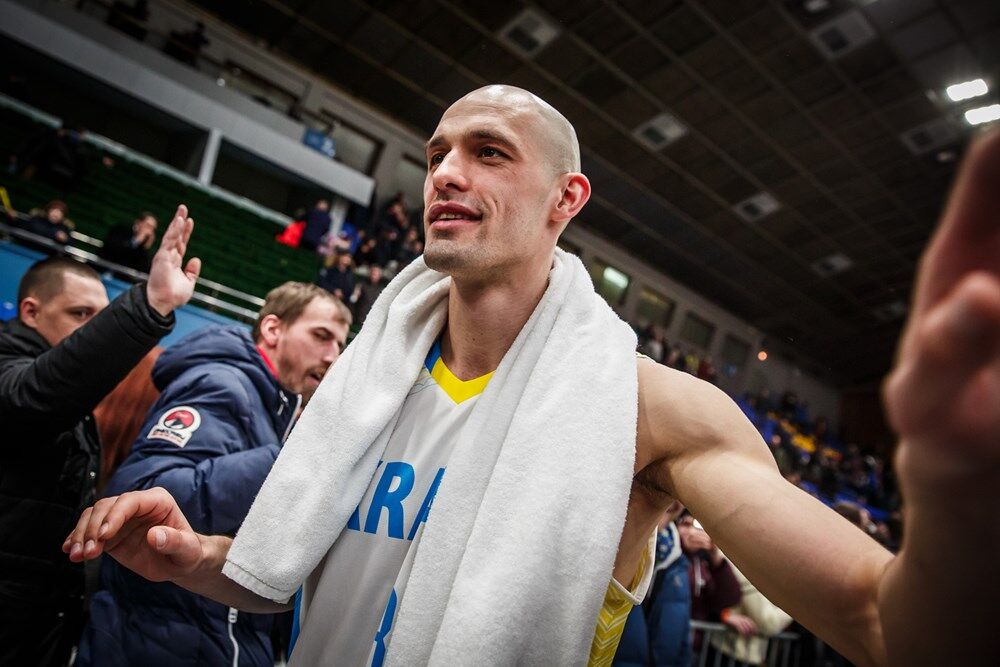Україна обіграла Швецію: найсоковитіші кадри матчу Кубка світу з баскетболу