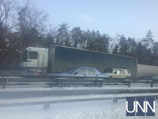 Фури заблокували в'їзд до Києва: фото кілометрового затору