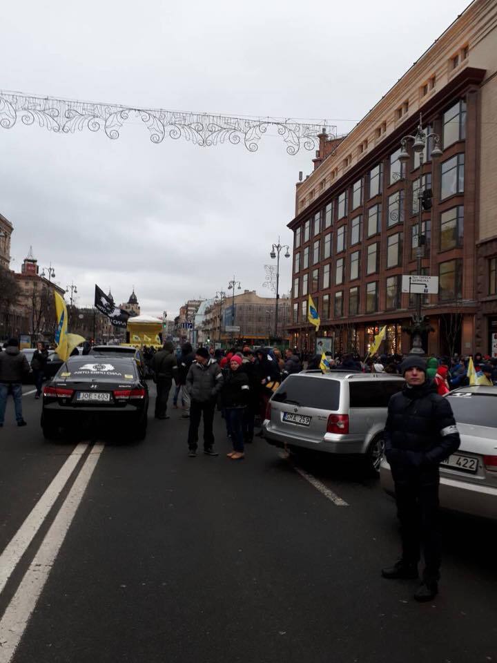 Владельцы авто на еврономерах устроили протест в центре Киева