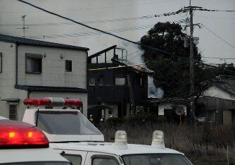 В Японии боевой вертолет рухнул на жилой дом: есть погибшие 