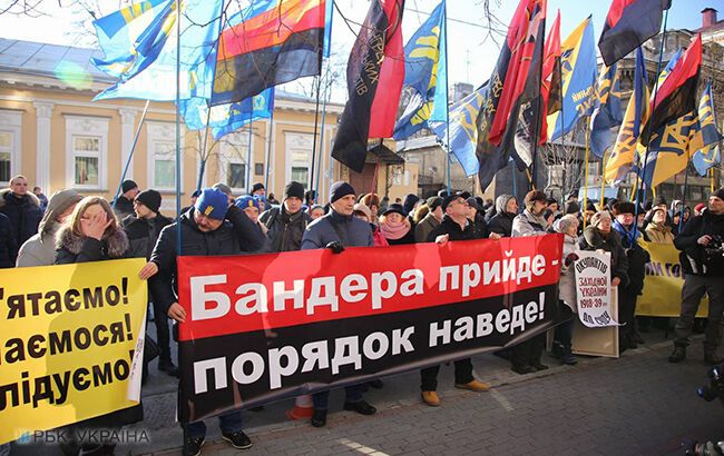 "Антибандерівський" закон Польщі: обурені українці вийшли на вулиці