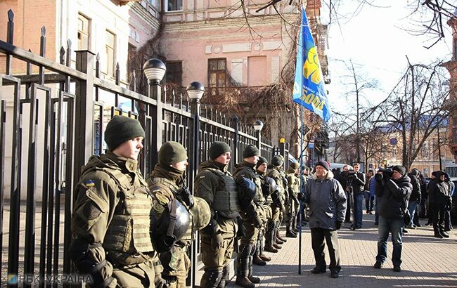 "Антибандеровский" закон Польши: возмущенные украинцы вышли на улицы