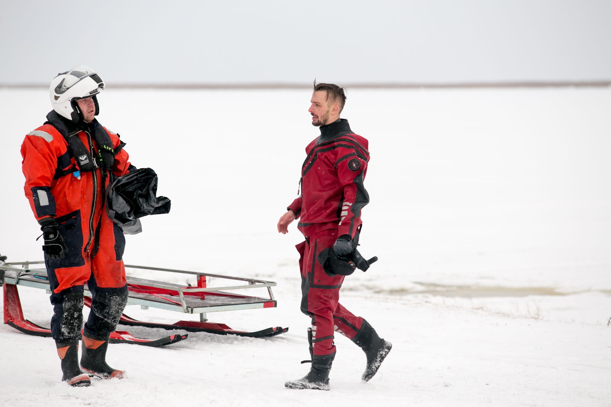 Ушел под лед: в Эстонии туристы погибли в ЧП с автобусом