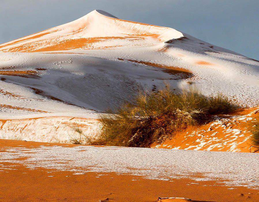 Сахару знову засипало снігом: дивовижні фото і відео