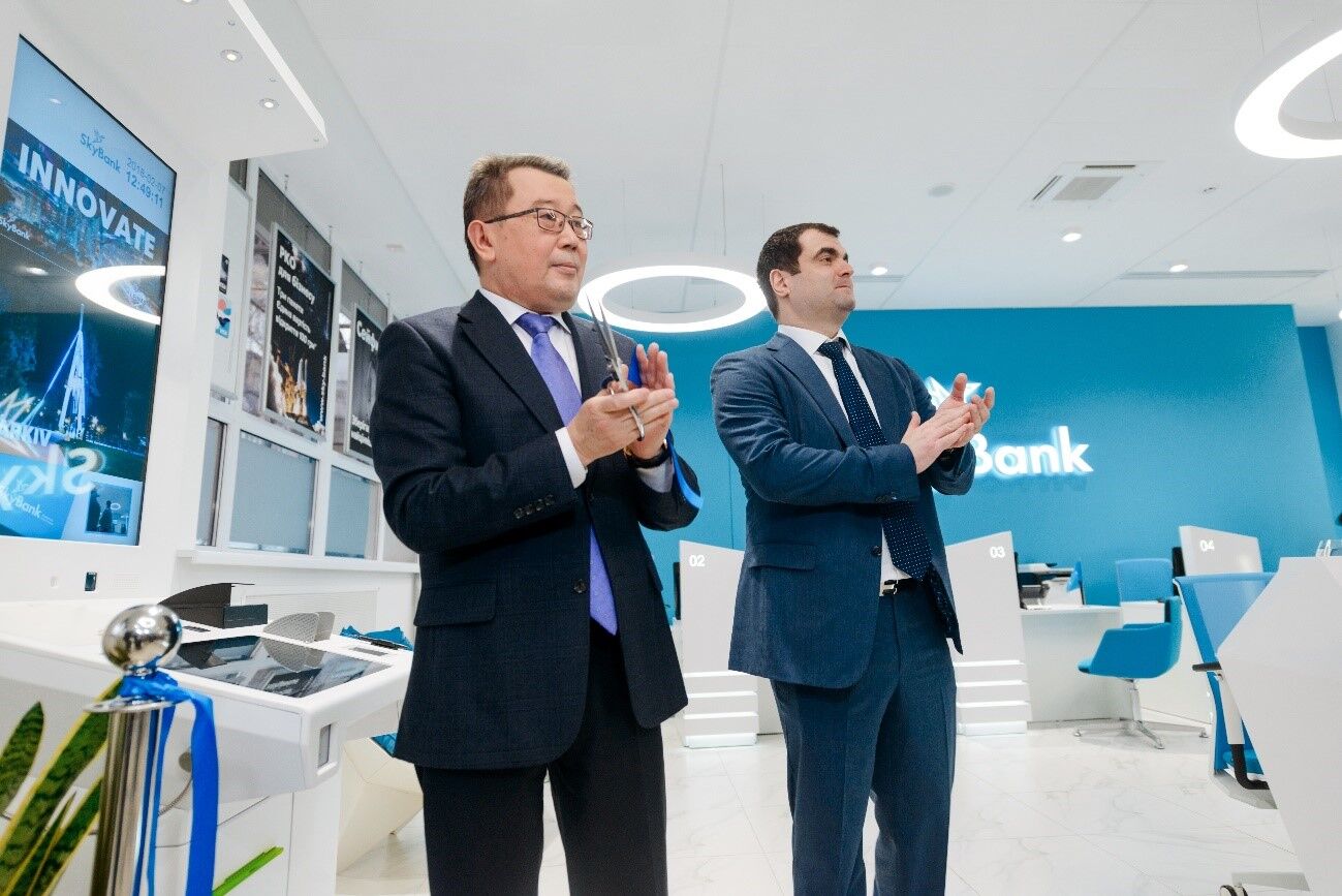 Sky Bank відкрив перше інноваційне відділення в Києві на вул. Гончара Олеся 76/2