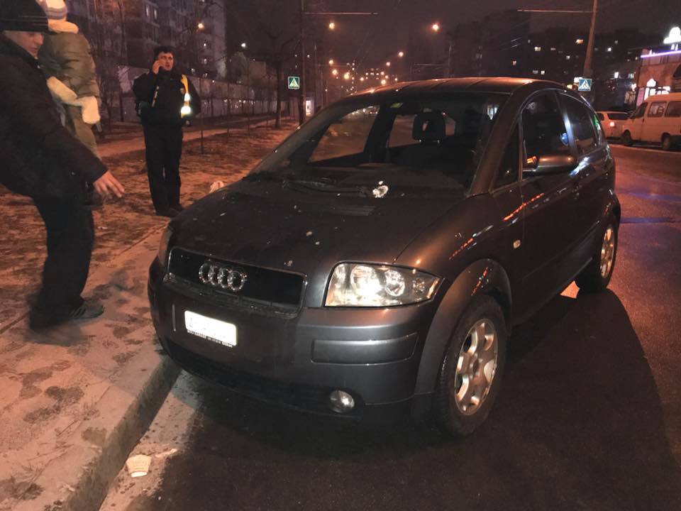 Виновницу отпустили: в Киеве авто сбило женщину с ребенком