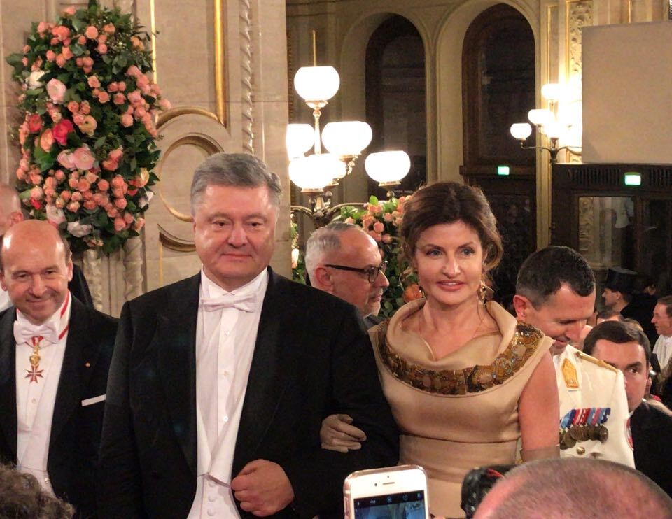 З'явилися фото і відео Порошенка з дружиною на Віденському балу
