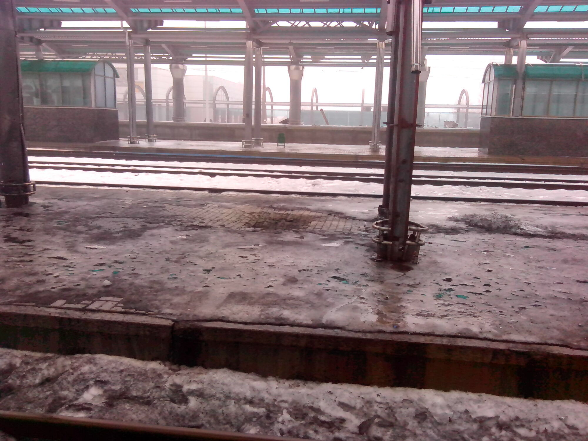 Обличчя "русского мира": з'явилися страшні фото знищеного вокзалу в Донецьку