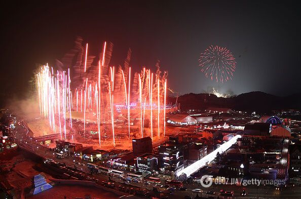 Тигр, дракон и голый знаменосец: самые крутые кадры церемонии открытия Олимпиады-2018