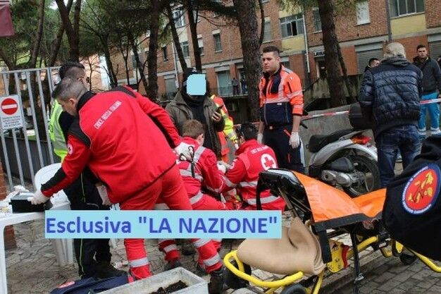 В Италии мотоциклист открыл стрельбу по прохожим: есть раненые