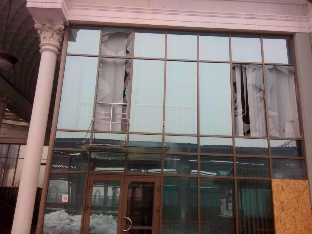 "Рускій мір" довів: журналіст показав зруйнований залізничний вокзал у Донецьку