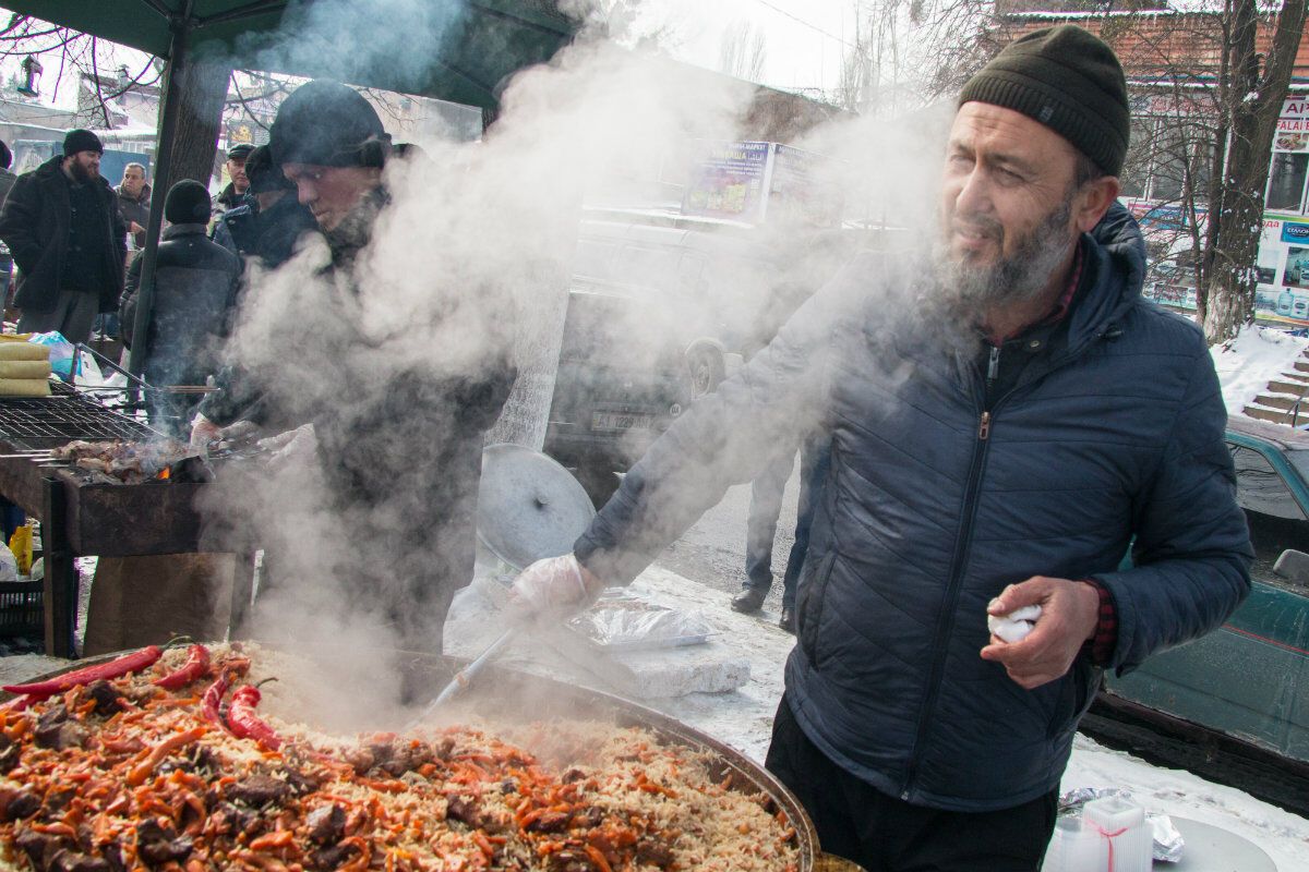 Справжній плов, шаурма і кебаб: мусульманський ринок в Києві