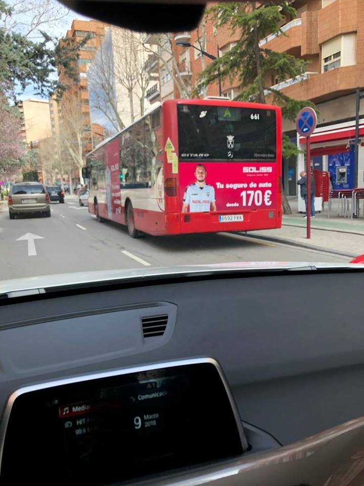 Зображен навіть на автобусах: футболіст збірної України став зіркою в Іспанії