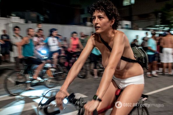 У Бразилії велосипедисти влаштували голий протест