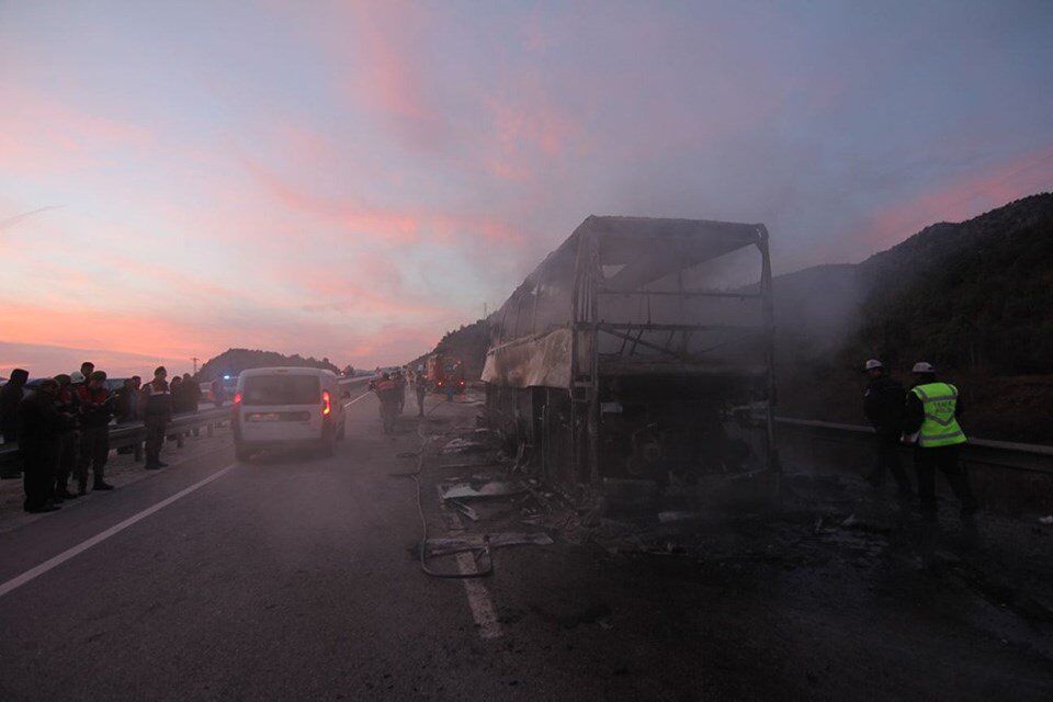 В Турции произошло жуткое ДТП с автобусом: более десятка погибших