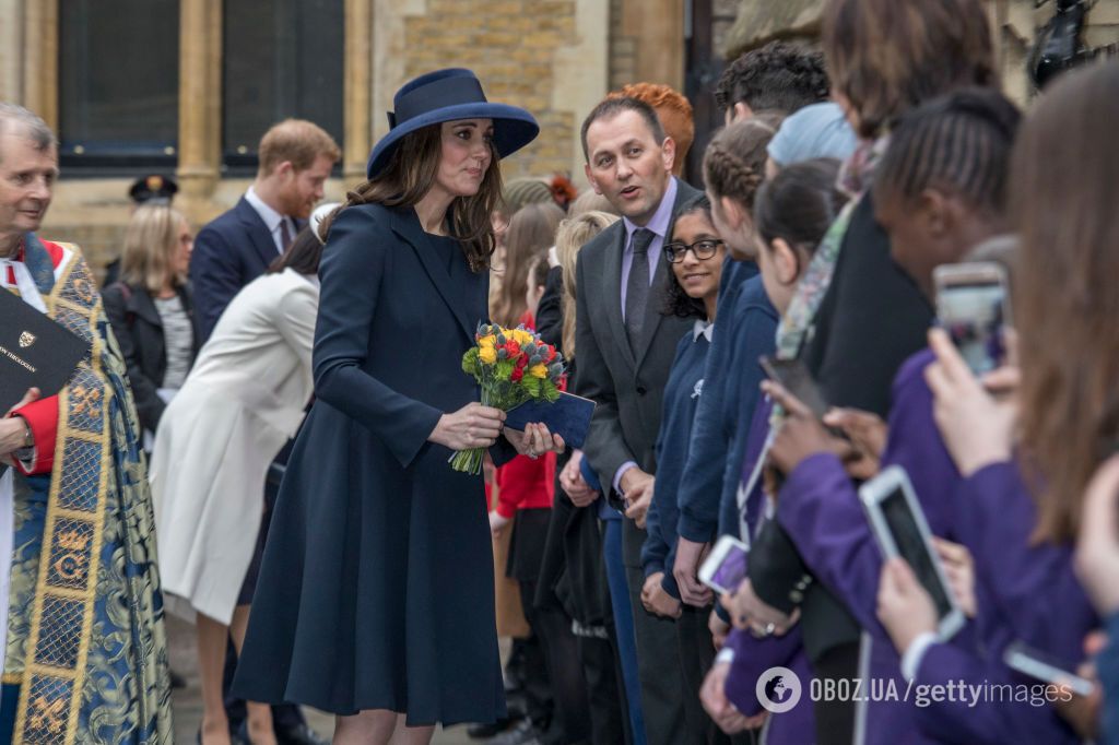 Невеста принца Гарри впервые вышла в свет с королевой Елизаветой II