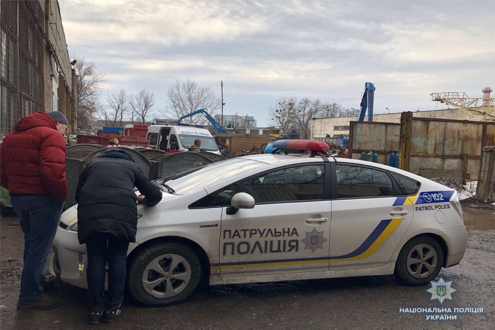 Переховувався від патрульних: у Києві винуватець ДТП зніс ворота поліції