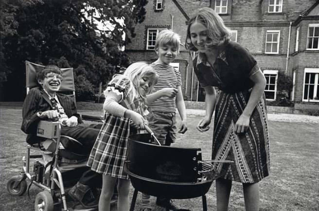 Стивен Хокинг и Джен Уаилд с детьми