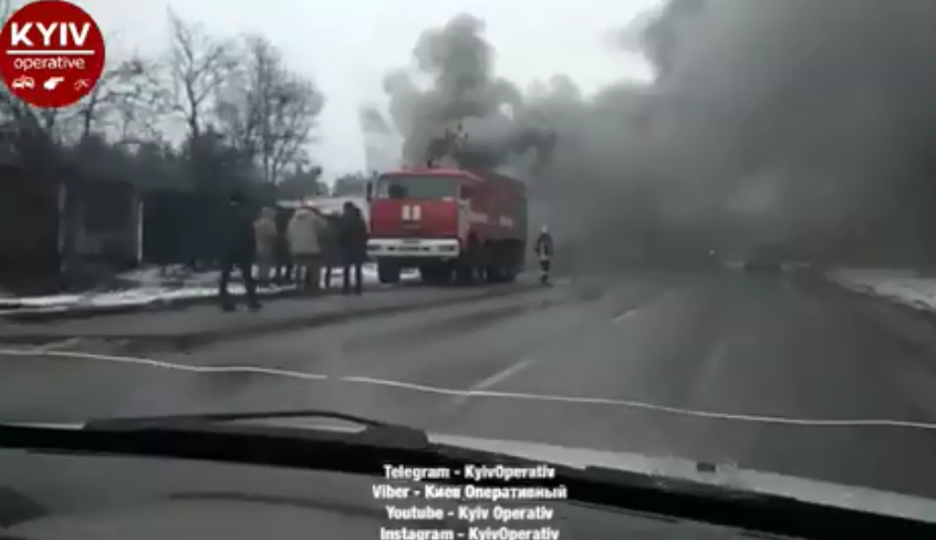 В Киеве произошел масштабный пожар возле станции метро
