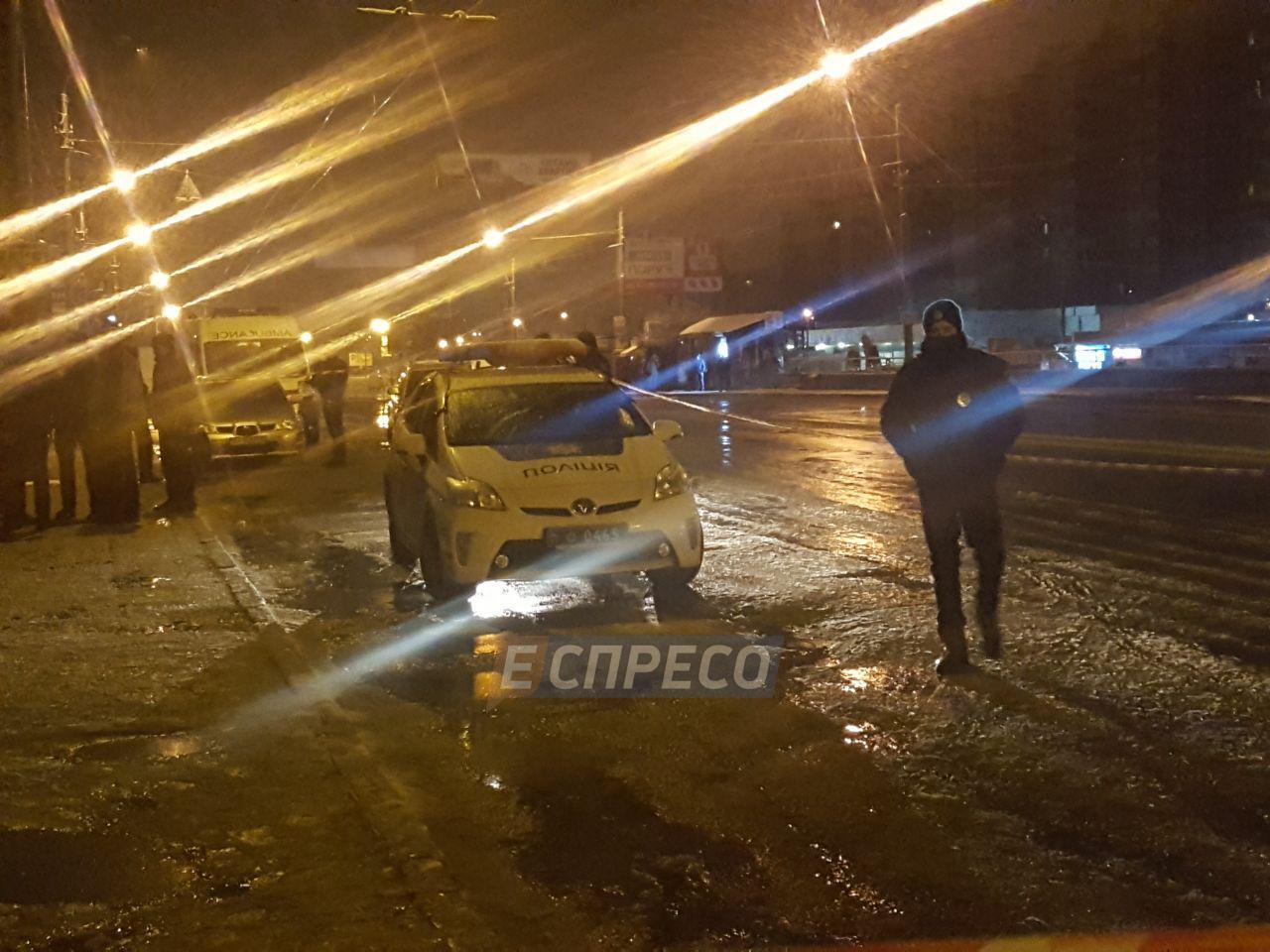 В Киеве на остановке мужчина пытался взорвать полицейских
