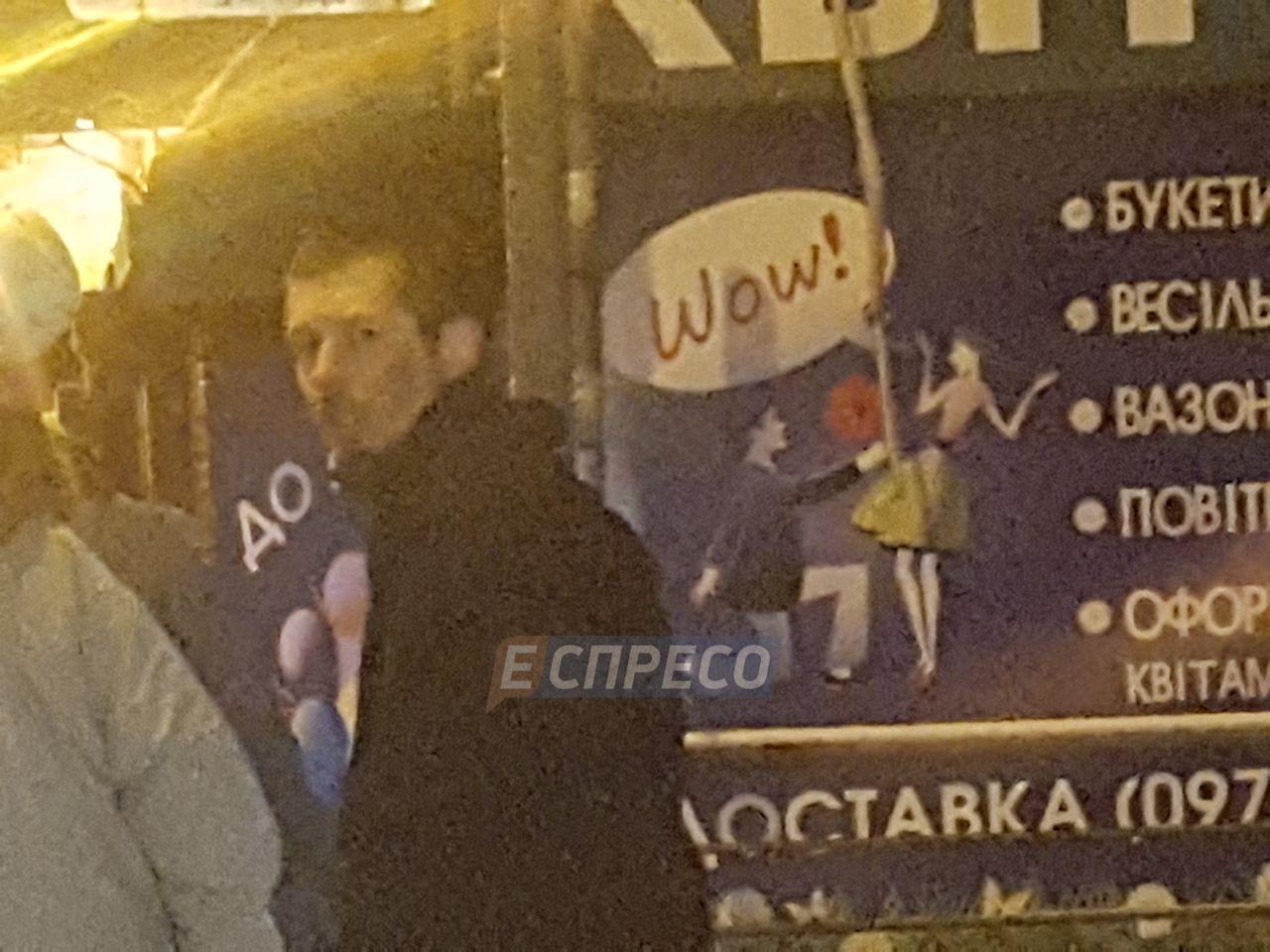 У Києві на зупинці чоловік намагався підірвати поліцейських