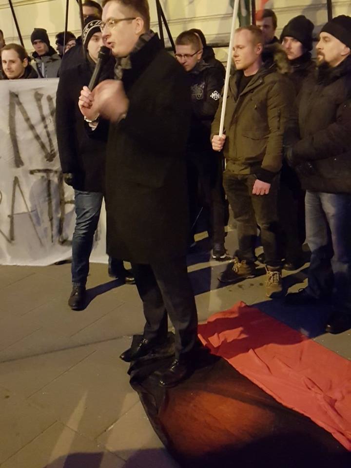 Разжигание нетерпимости: в Варшаве устроили украинофобскую акцию