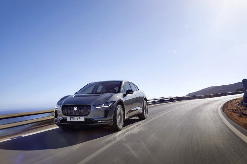 Jaguar "засветил" свой первый электромобиль: фото