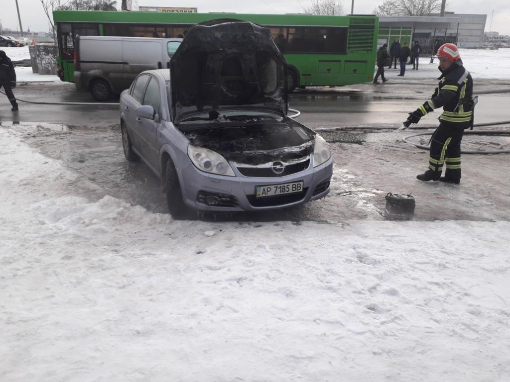 В Запорожской области из-за разгерметизации вспыхнул автомобиль на газе (ФОТО)