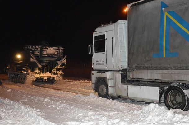 Україна потрапила у сніговий полон: наслідки негоди. Карта заторів
