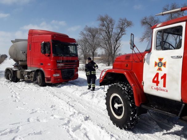 Україна потрапила у сніговий полон: наслідки негоди. Карта заторів