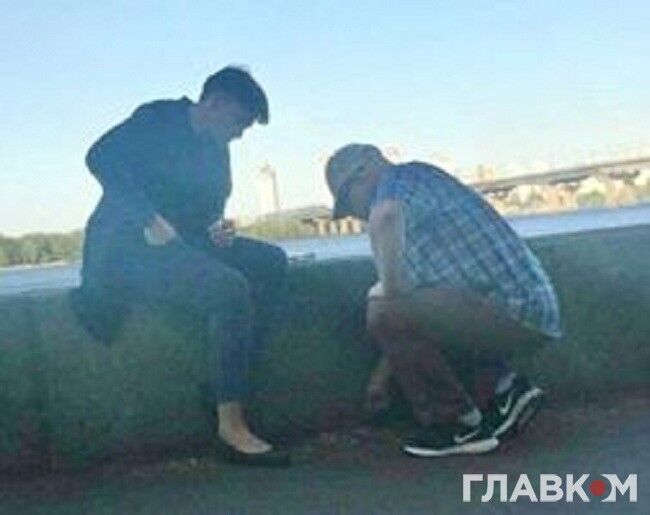 Палили інструкції? Спливли підозрілі фото Савченко з Рубаном