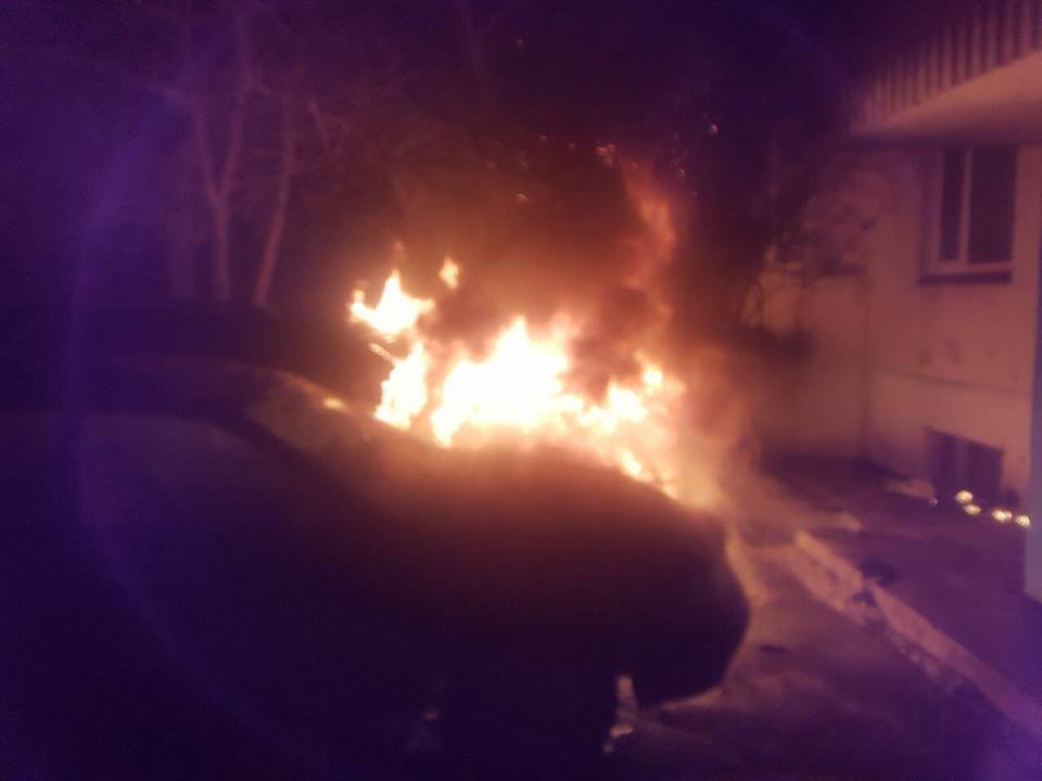 "Реально внутрішній фронт": в Чернівцях спалили авто активіста