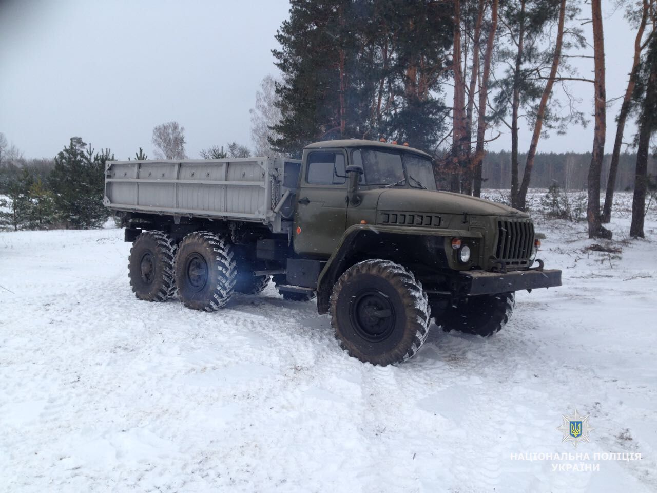 Поки йде війна: на Житомирщині знайшли вкрадену у армії техніку