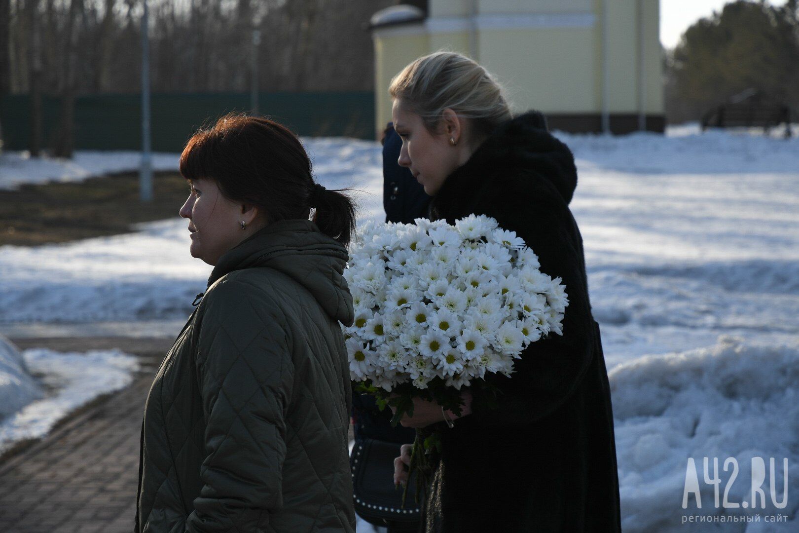 Вся Росія в сльозах: в Кемерово поховали перших жертв пожежі