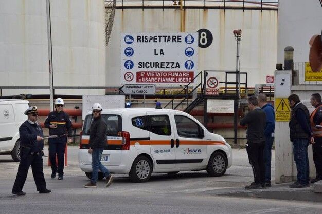 В Италии прогремел мощный взрыв в порту: все подробности