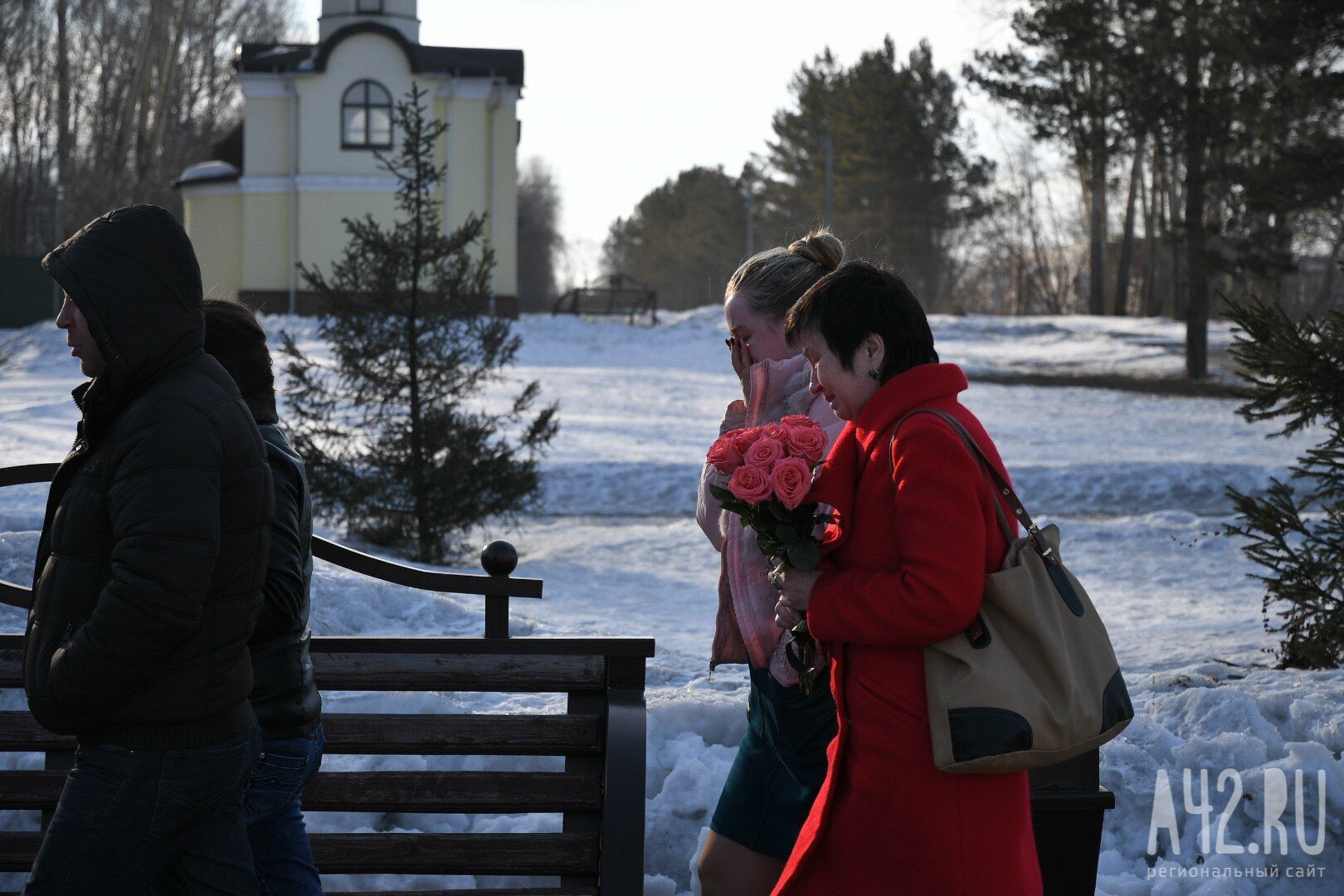  Вся Россия в слезах: в Кемерово похоронили первых жертв пожара