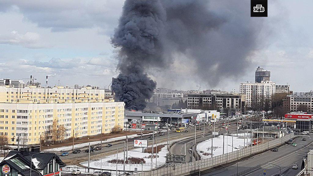 "Сигналізації не було": в Росії сталася нова масштабна пожежа. Фото і відео 