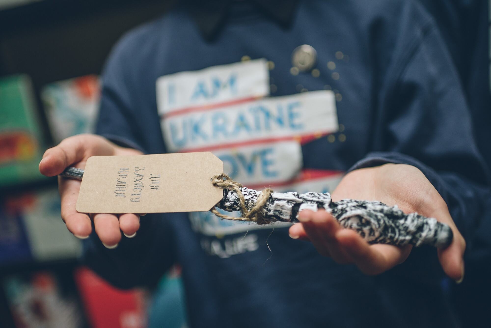 У Києві президенту видали чарівну паличку