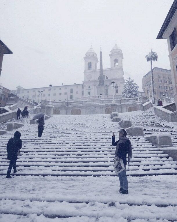 Рим вперше за багато років засипало снігом: опубліковані фото