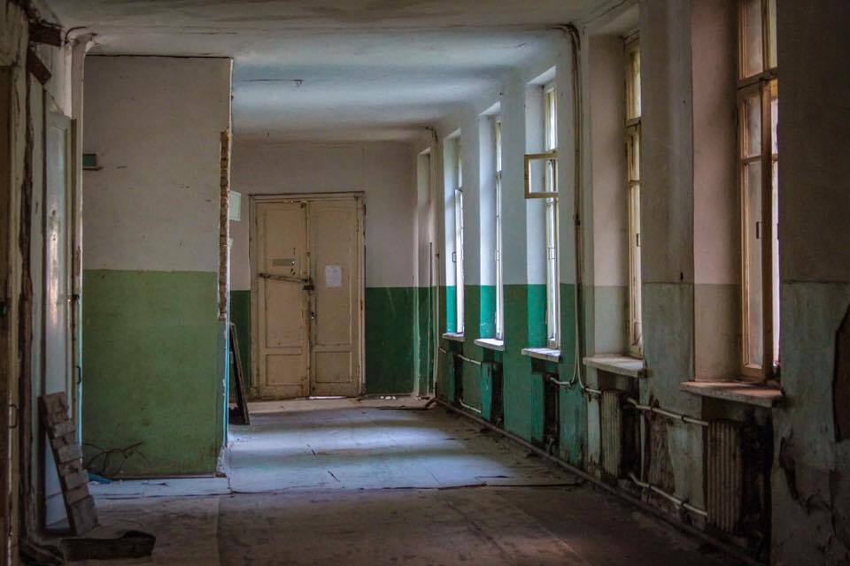 Там лікують дітей: у мережі показали розруху в українській лікарні