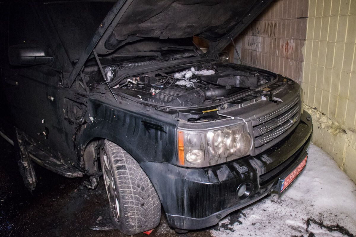 В Киеве пытались взорвать Range Rover