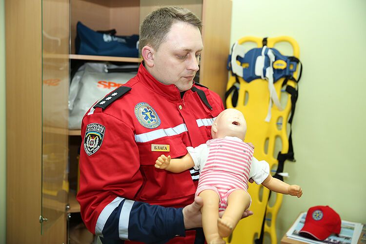 Обучат полицейских и спасателей: в Украине открыли центр по подготовке парамедиков